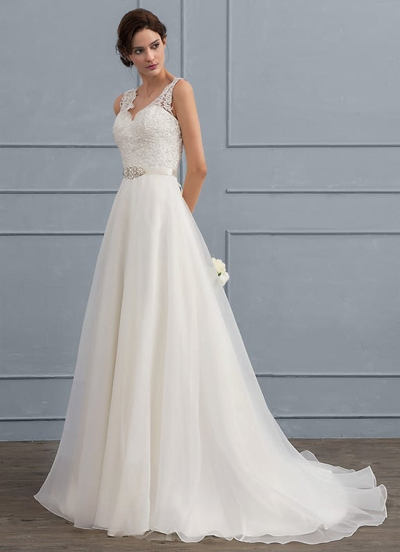 Robe Chic Blanche En Dentelle Traîne
