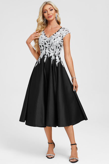 Robe Chic Satinée À Dentelle - gallery 1