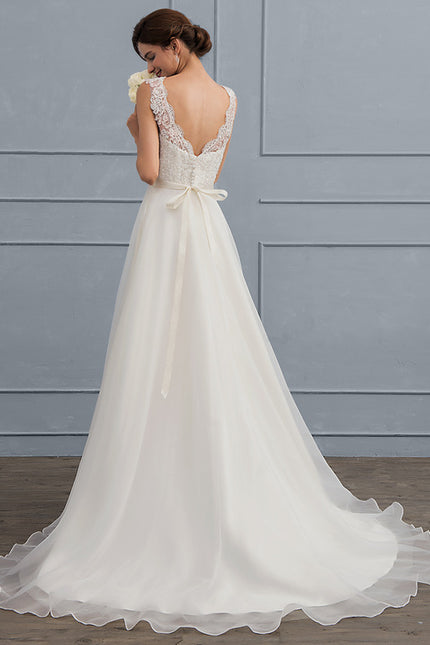Robe Chic Blanche En Dentelle Traîne - gallery 1