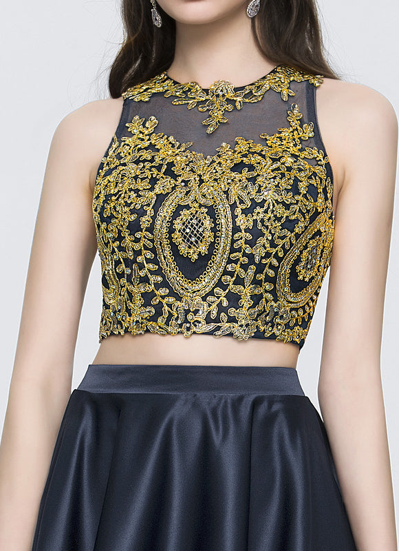 Robe Chic Ornement Noir Satiné - gallery 4