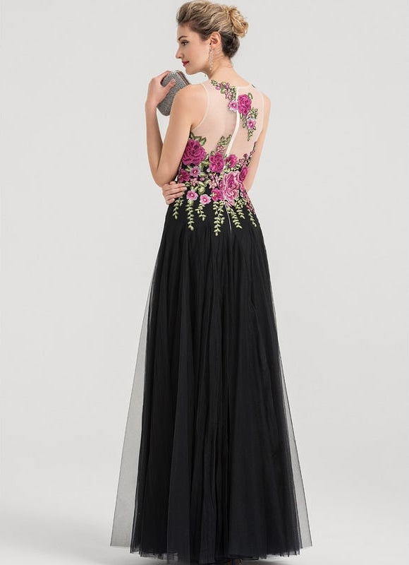 Robe Chic Noire Avec Fleurs Brodées - gallery 3