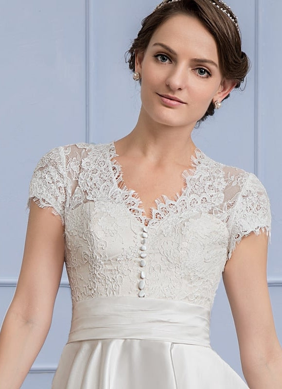 Robe Chic Blanche Satin Dentelle Volants - gallery 4