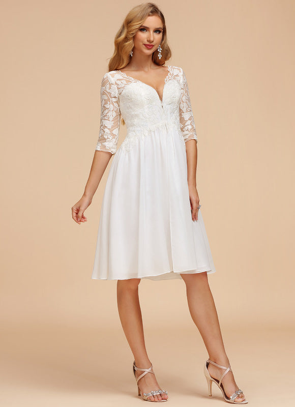 Robe Chic Blanche Col V Dentelle