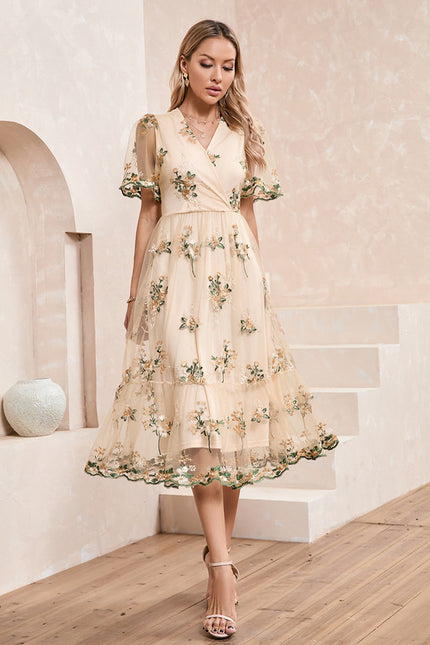 Robe Chic Brodée Élégante - gallery 1