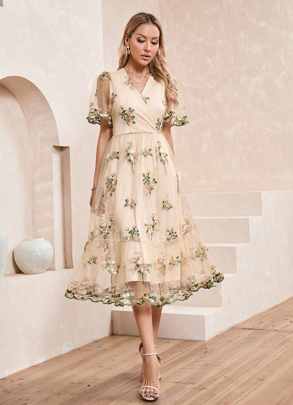 Robe Chic Brodée Élégante - gallery 1