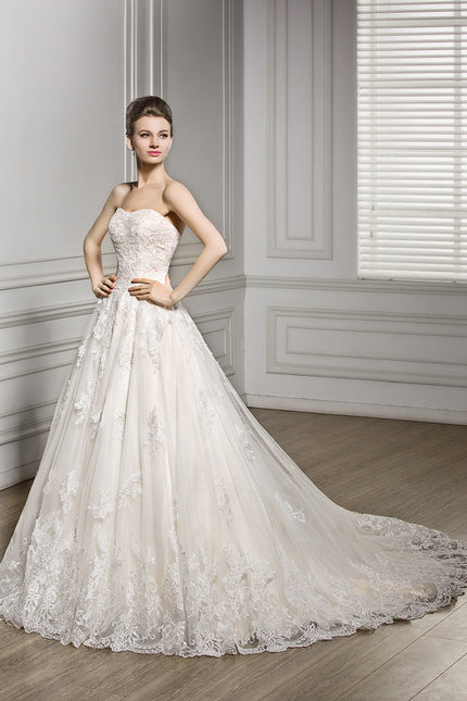 Robe Chic Blanc Élégant Avec Traîne - gallery 2