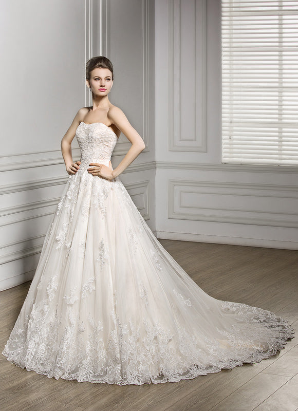 Robe Chic Blanc Élégant Avec Traîne - gallery 2