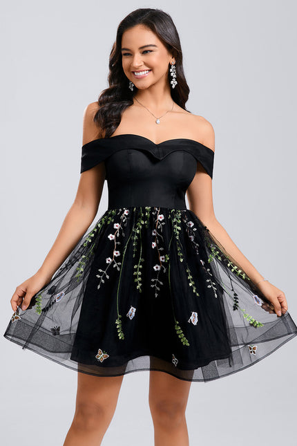 Robe Chic Courte Brodée Noire