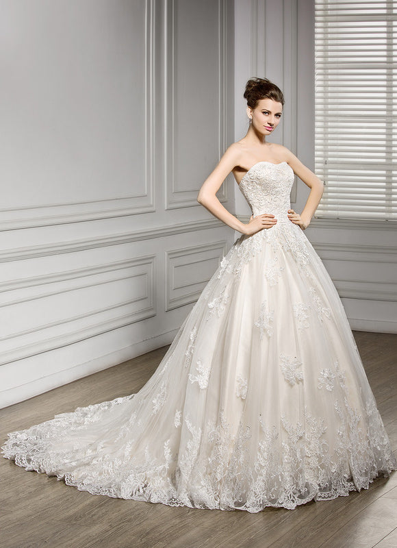 Robe Chic Blanc Élégant Avec Traîne - gallery 4