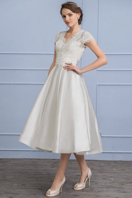 Robe Chic Blanche Satin Dentelle Volants - gallery 3