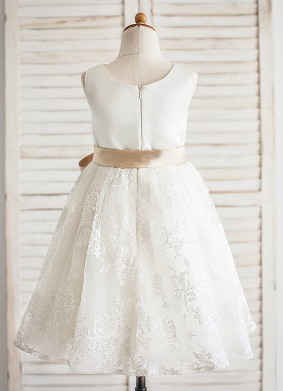Robe Chic Beige Satin Dentelle Fille - gallery 4