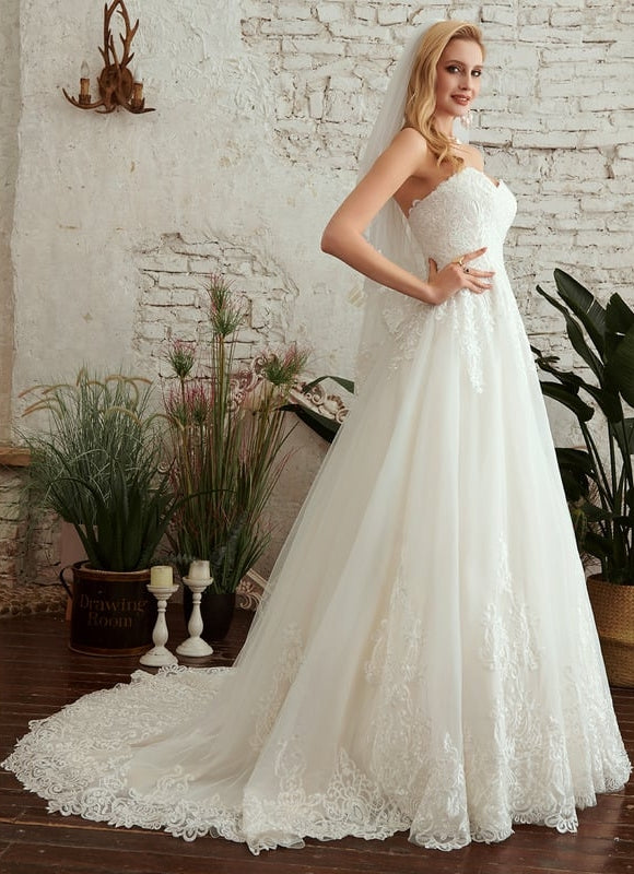 Robe Chic Blanche En Tulle Dentelle