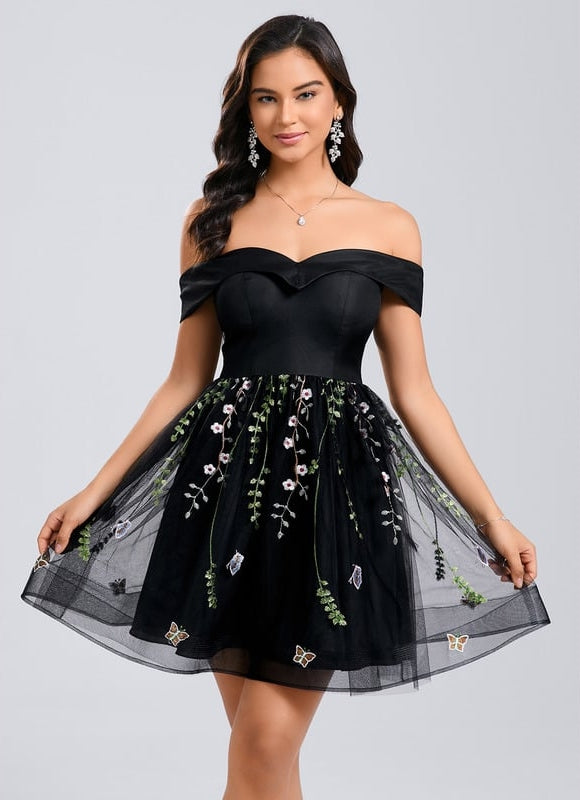 Robe Chic Courte Brodée Noire - gallery 1