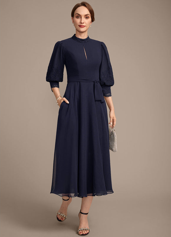 Robe Chic Bleu Marine Dentelle Élégante - gallery 4