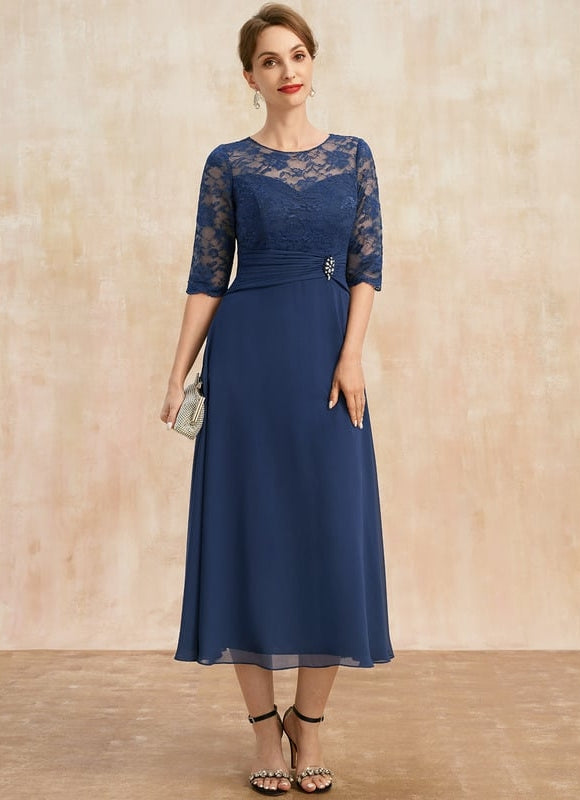 Robe Chic Marine Dentelle